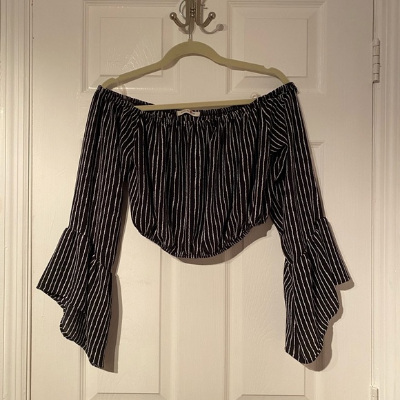 Stripped Long Sleeve Crop Top - Picture 3 of 6